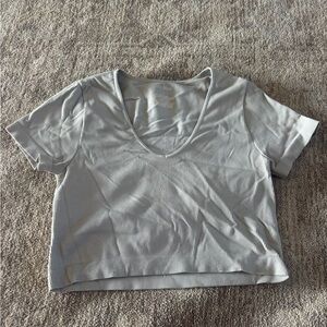 Wild Fable Light Gray V-Neck Short Sleeve Tee